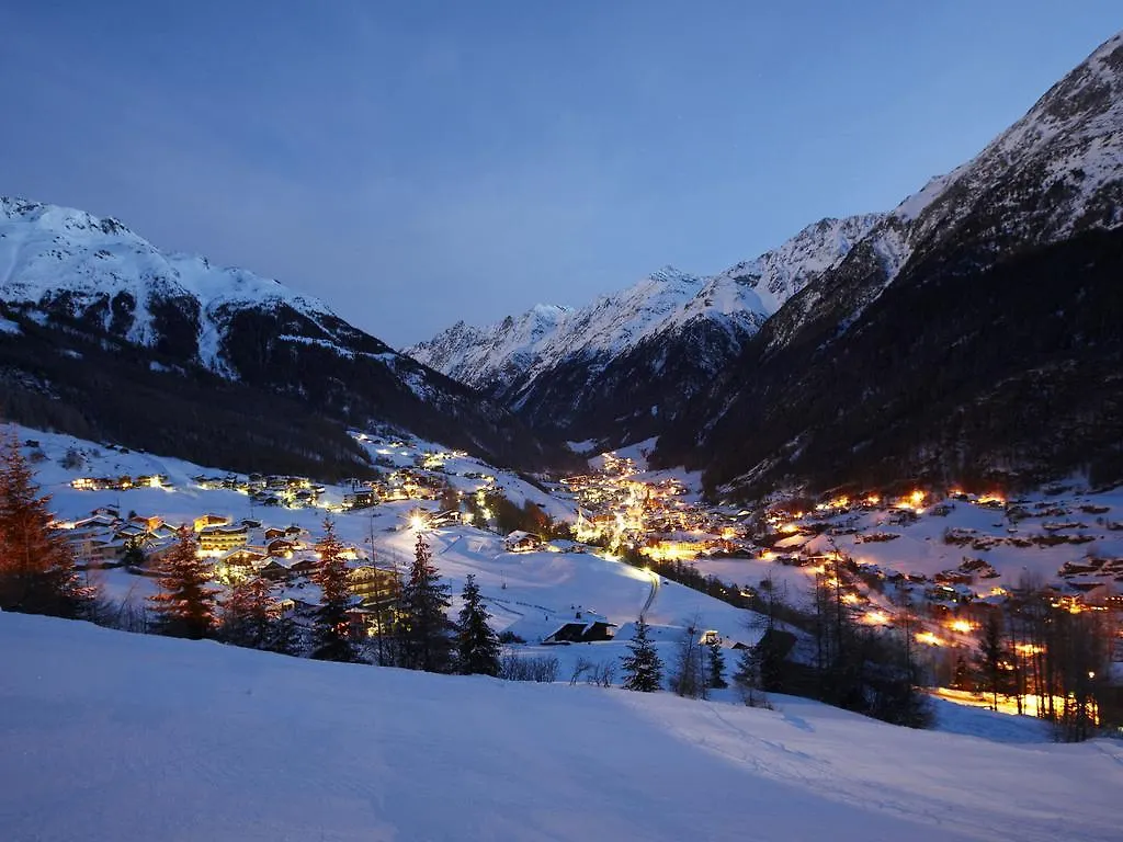 Alpengasthof Gruener Sölden 4*,  Österrike