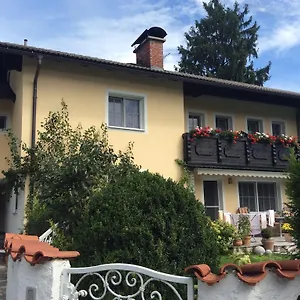 Elfi Austria